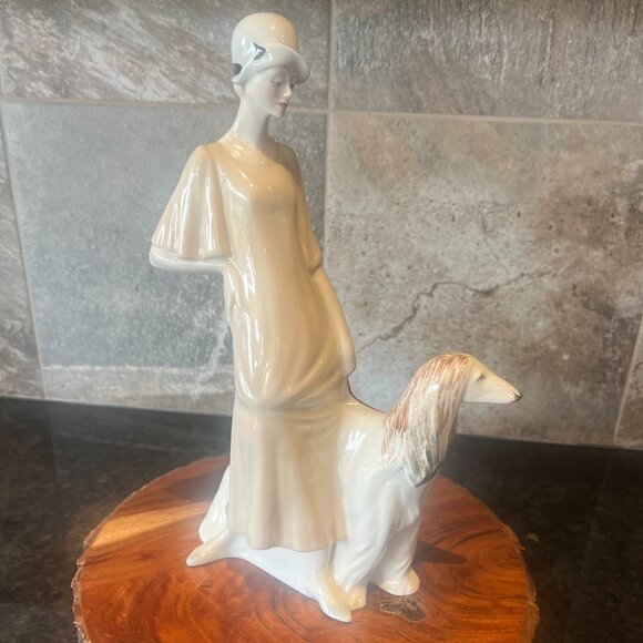 Royal Doulton 'Promenade' Hand Made 14-inch Porcelain Figurine! - Picture 3 of 16